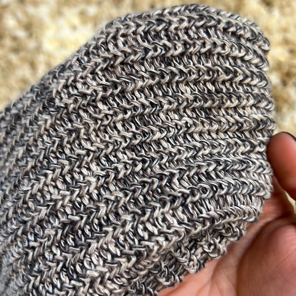 American Eagle Outfitters Beanie Winter Hat, Black Grey Tan Knitted Pattern Hat - Picture 4 of 5